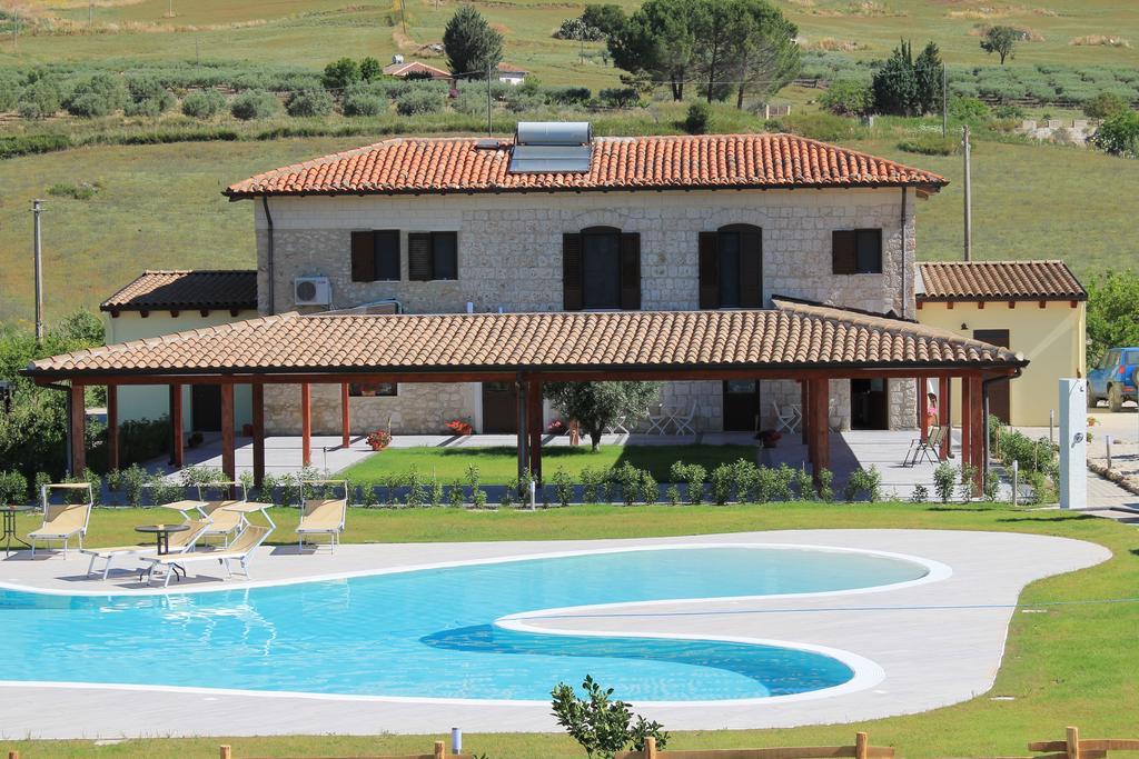 Tenuta Lanza Il Mulino Acquaviva Platani Ngoại thất bức ảnh