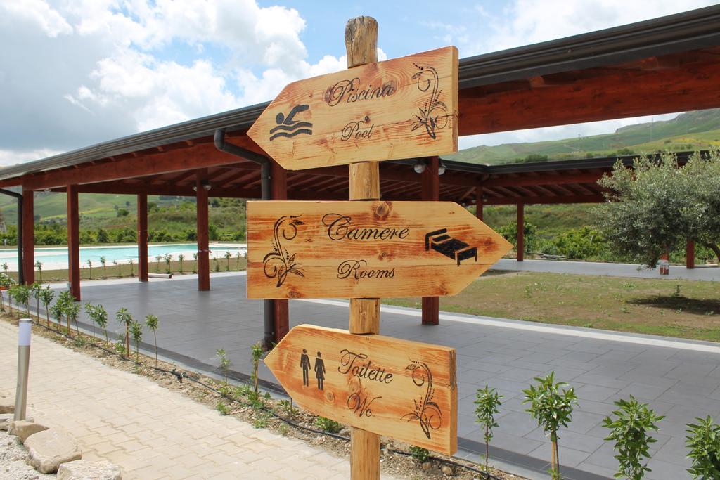 Tenuta Lanza Il Mulino Acquaviva Platani Ngoại thất bức ảnh