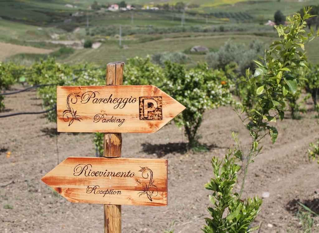Tenuta Lanza Il Mulino Acquaviva Platani Ngoại thất bức ảnh